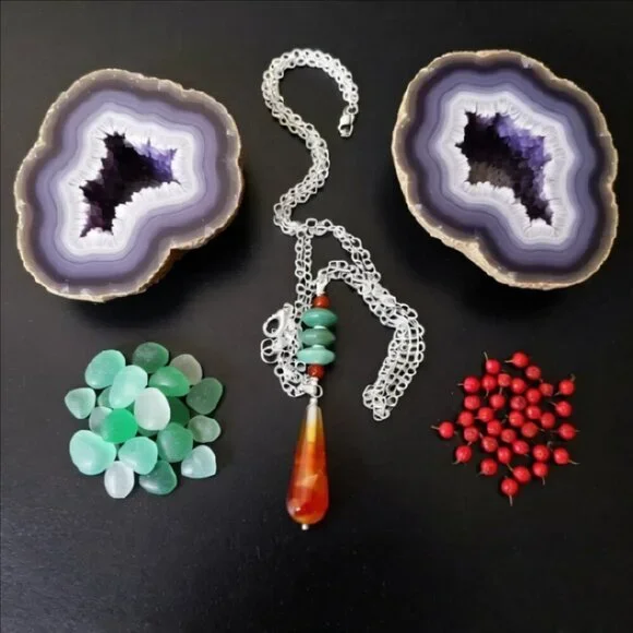 Tropical Spring + Summer Colors! Vibrant Orange + Green Agate Pendant Necklace - Picture 3 of 14